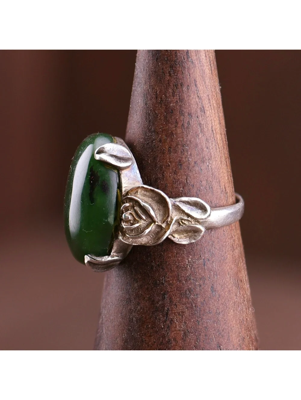 Vintage Artisan Studio Sterling Sculpted Roses Green Nephrite Cabochon Ring